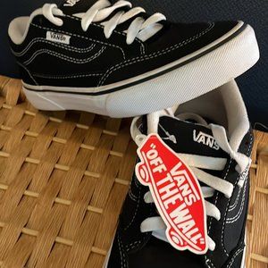 Vans NWT Boys 3.5 Black